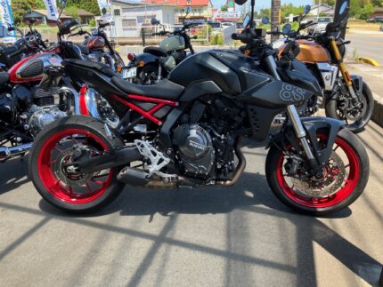 GSX-8S　ブラック